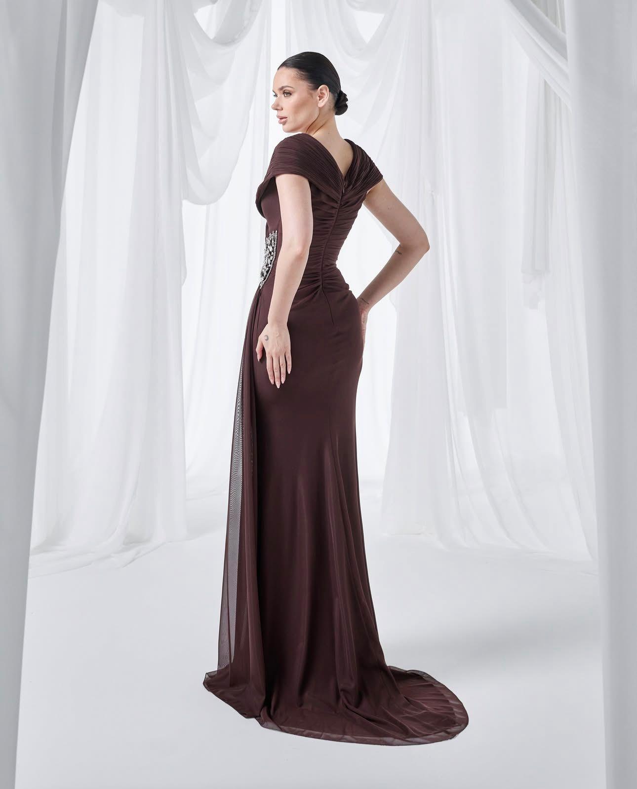 so-lady-beli-tas-detayli-madonna-yaka-abiye-elbise-4027-2652.jpg