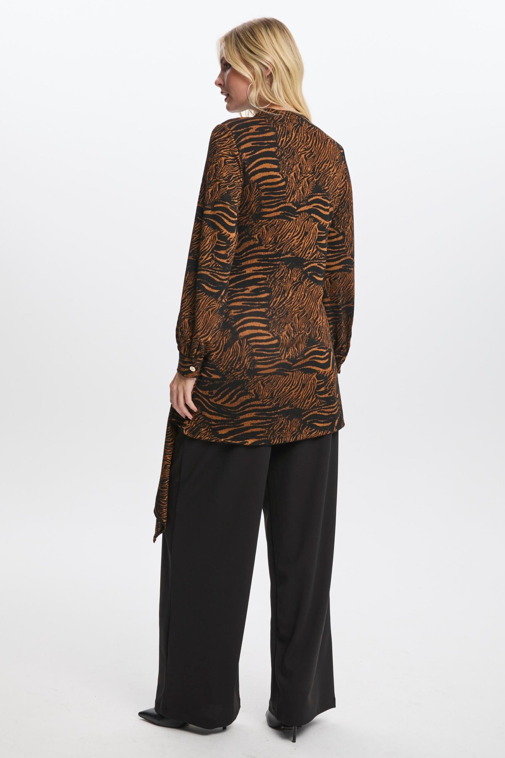 zuhre-leopar-desenli-pantolonlu-ikili-takim-1409-1452.jpg